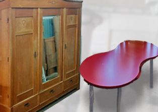 Möbel in reicher Auswahl, antik und modern