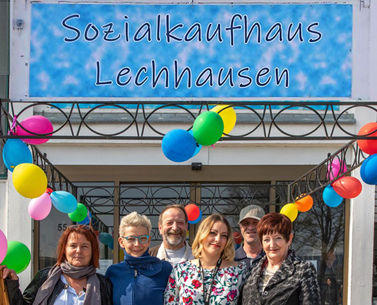 Das Team des Sozialkauhauses Lechhausen bei der Eröffnungen